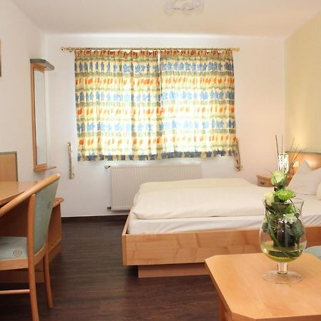 Hotel Ebert Neuhof  Bagian luar foto