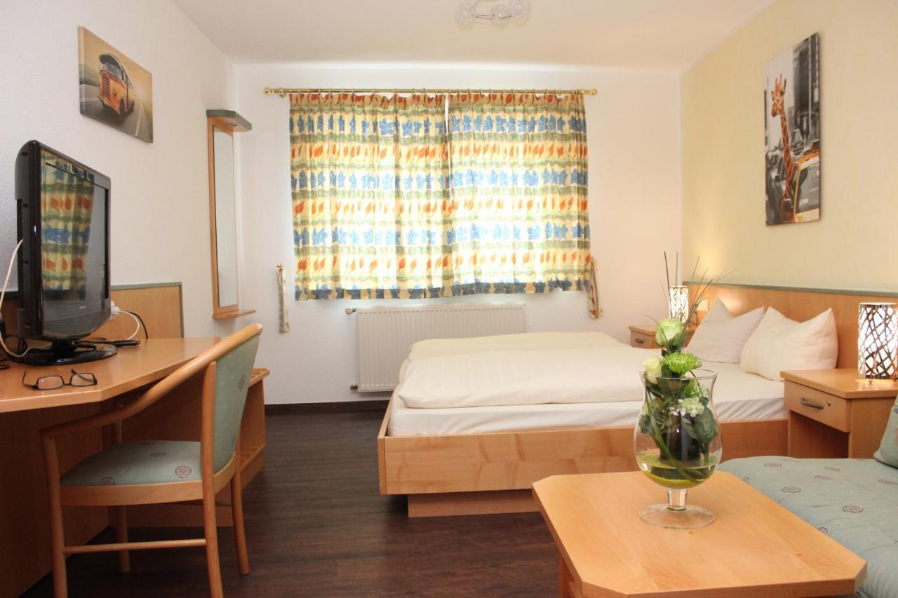 Hotel Ebert Neuhof  Bagian luar foto